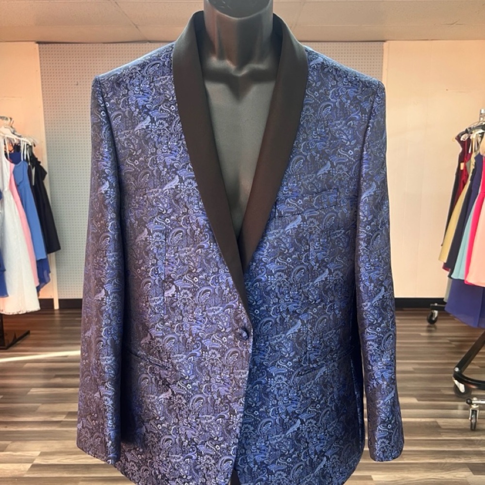 Elegant Blue Paisley Blazer with Black Lapel